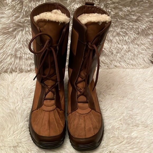 Ugg  Mixon  winter waterproof duck  Snow boot. Size 9.5 - Picture 2 of 7